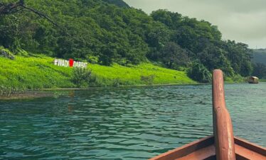 Boat ride at Wadi Darbat on East Salalah Safari day trip