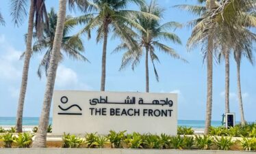 Dahariz Beachfront with waves