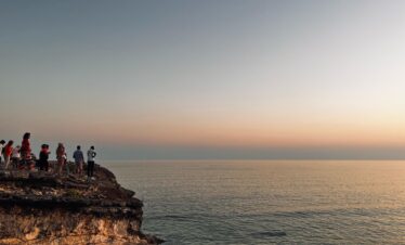Scenic Taqah Cliff panorama on East Salalah day trip