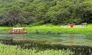 Wadi Darbat lake during East Salalah tour