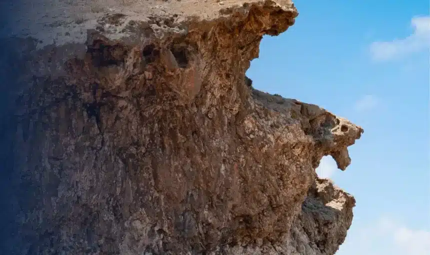 Marneef Cave Salalah: A Stunning Coastal Wonder